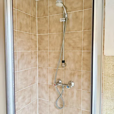 Διαμέρισμα Doppelzimmer Mit Privatem Bad